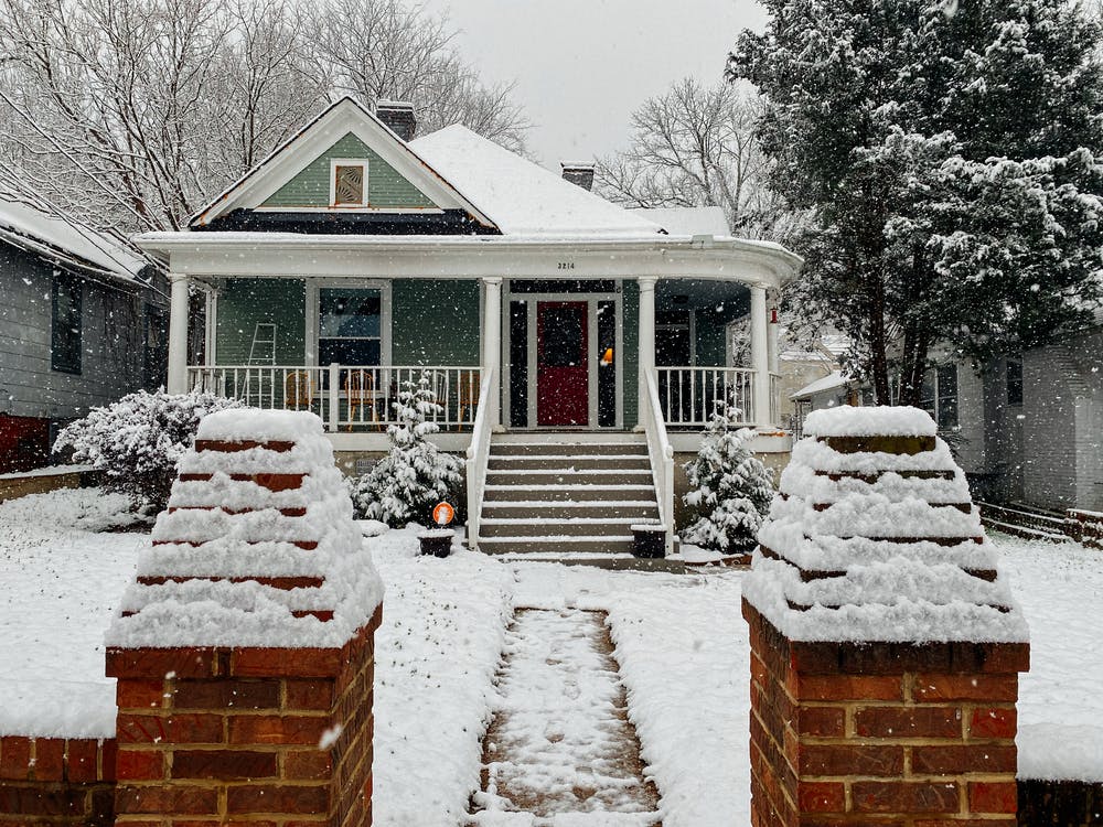 Read more about the article How to Protect Your Roofing During Winter